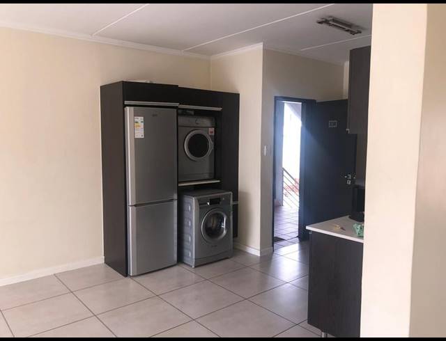 2 BEDROOM APARTMENT FOR SALE IN FOURWAYS